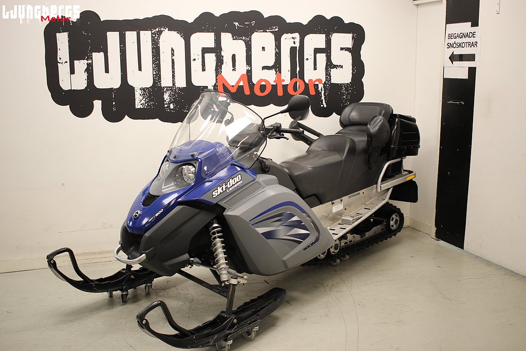 Ski-Doo Legend Touring V800 4-tec 2009
