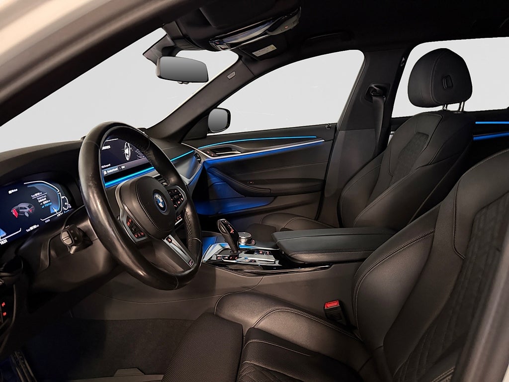 BMW 530e xDrive Touring M Sport Farthållare B-kam Sensatec läder bild 10