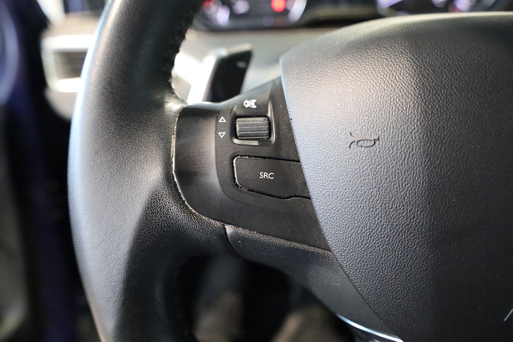 Peugeot 2008 1.6 e-HDi AUT Drag M-Värme Kamera Blåtand 2014