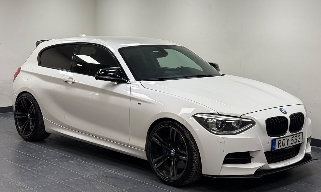 BMW M135i 3-dörrars*Manuell*Cobra Avgas*437M*Navi Prof Comfort