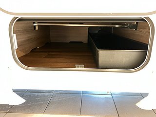 Husbil-integrerad Kabe Imperial 910 LGB 11 av 37