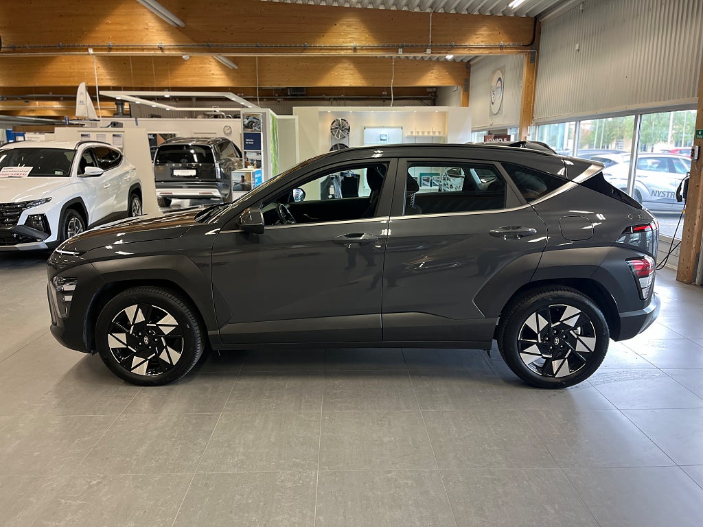 Hyundai Kona Hybrid 1.6 141hk AUT /S+V/Värmare/LED-Ramp/Fullservad thumbnail