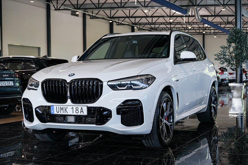 BMW X5 xDrive45e iPerformance M Sport Pano Drag 360Kam 394hk