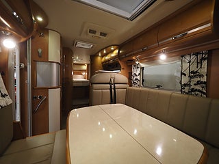 Husbil-integrerad Rapido 10000 8 av 17