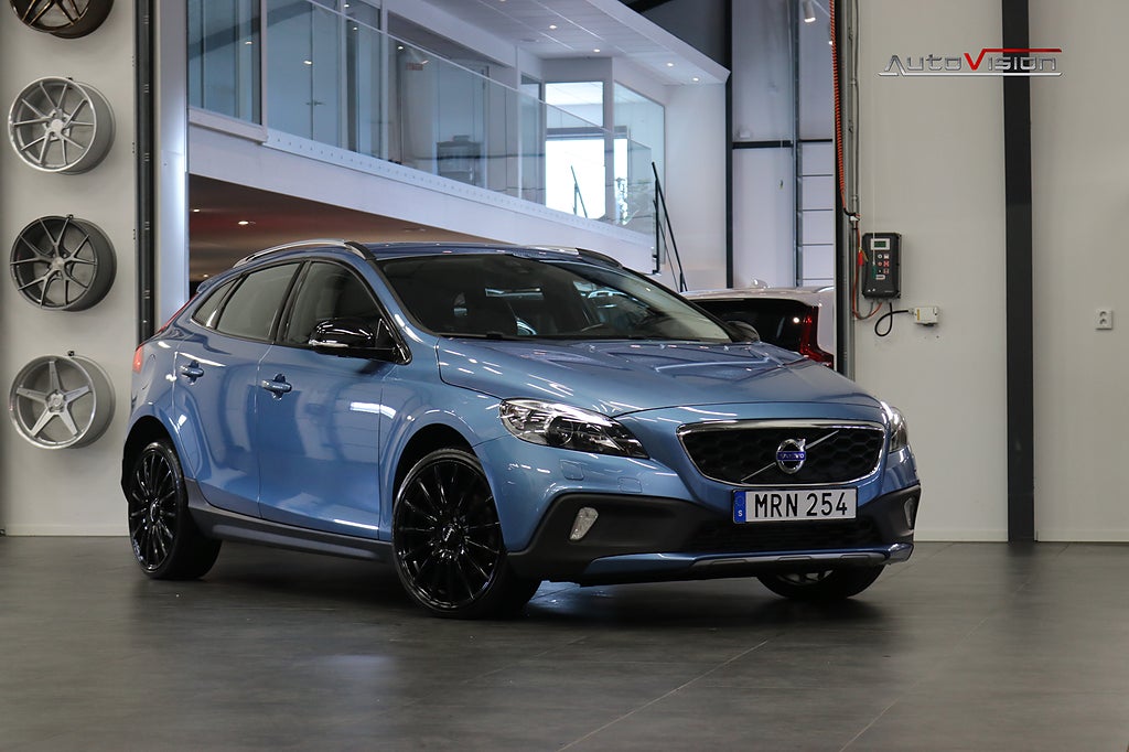Volvo V40 Cross Country D2, 115hk Business Edition Pro | Låga mil