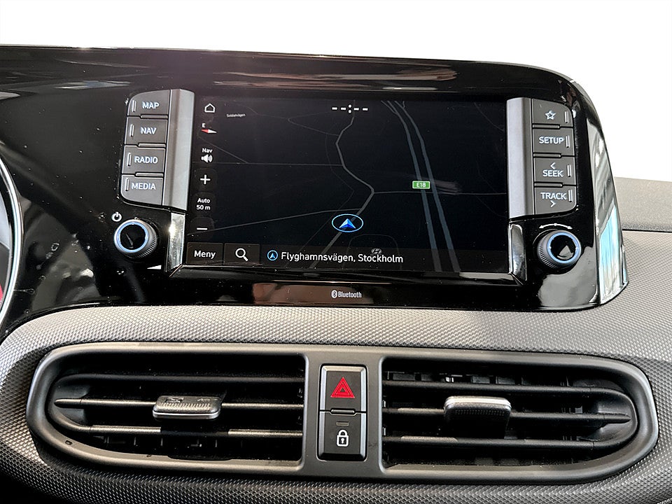 Bild på Hyundai i10 Essential 1.0 67hk BACKKAMERA CARPLAY RATTVÄRME