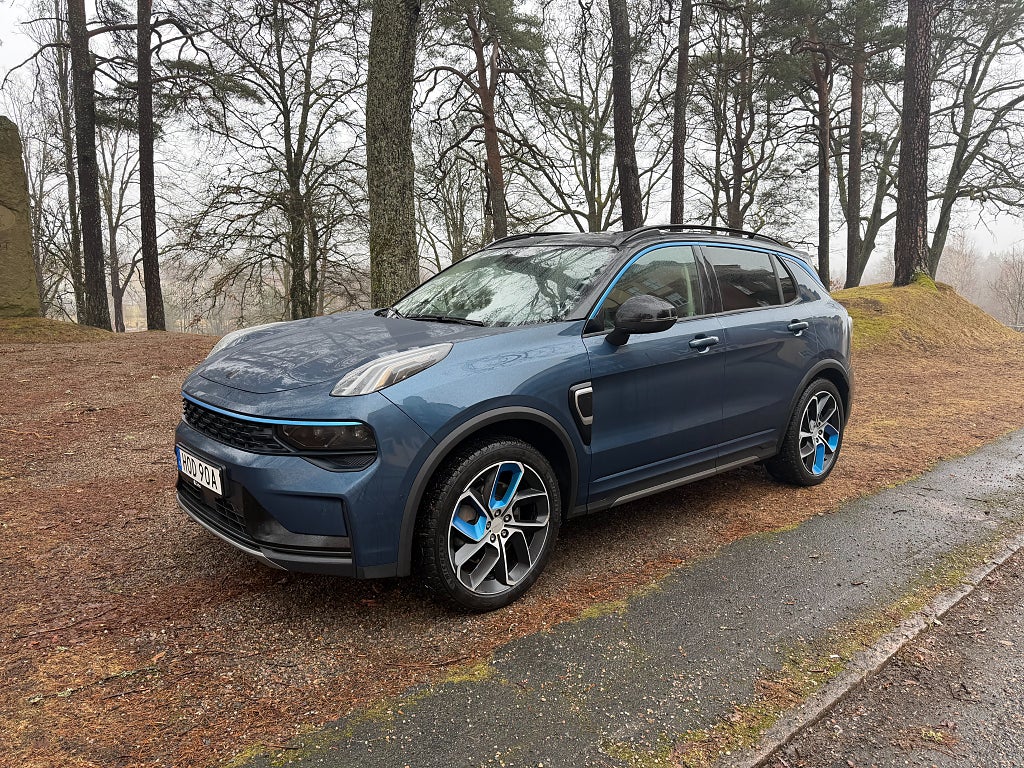 Lynk & Co 01 PHEV DCT / Moms 