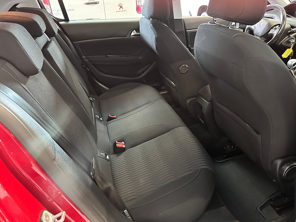 Peugeot 308 Active 1.6 e-HDi 115hk FAP Dragkrok thumbnail