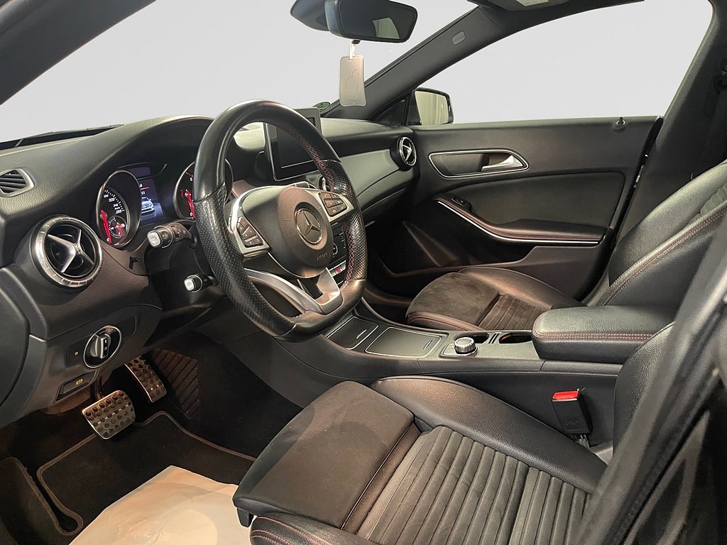 Mercedes-Benz CLA 220d AWD SB AMG Line Dragkrok OBS Renoveringsobjekt bild 7