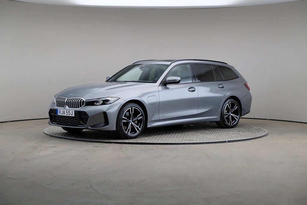 BMW 330e 3 xDrive Touring 292hk M Sport Drag Pano
