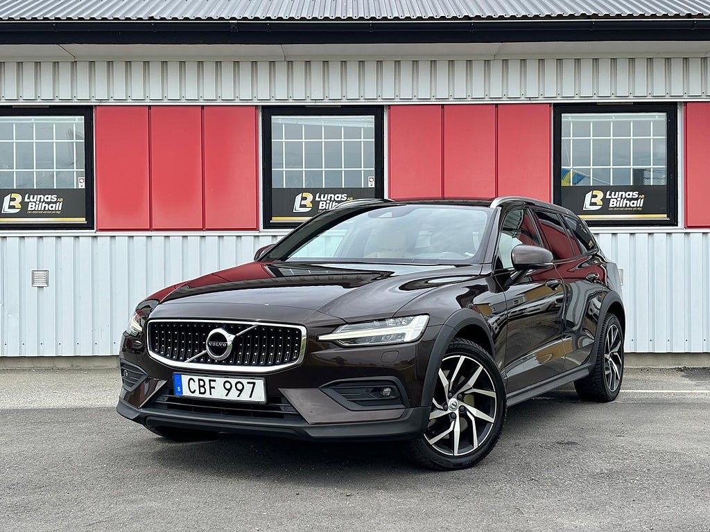 Volvo V60 Cross Country D4 AWD Geartronic Momentum Euro 6/2Ägare/NyBes/HuD Navi