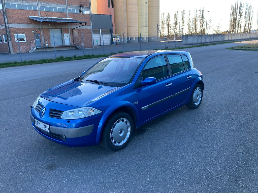 Renault Mégane 5-dörrar 1.6 Euro 4
