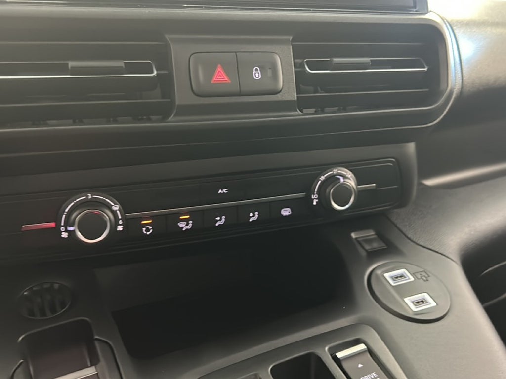 Citroen Berlingo L1 130 AT8 *WEBASTO/DRAG* – bild 13