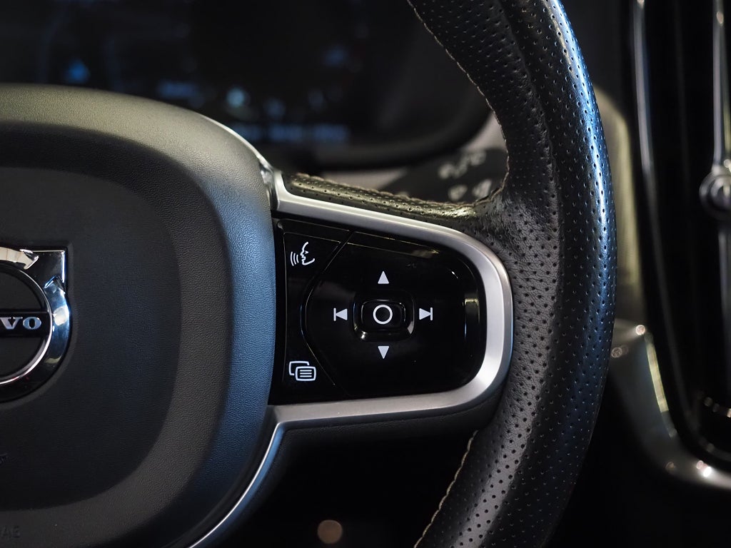 Volvo V90 D4 190hk Geartronic R-Design | Drag | D-värm | Navi | 2018