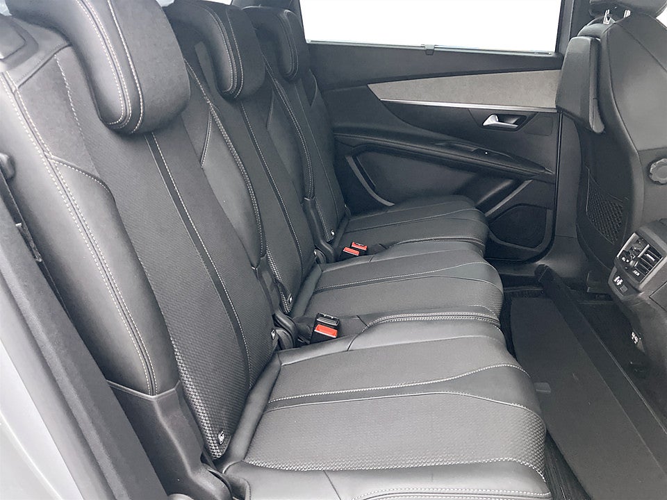 Bild på Peugeot 5008 GT 1.2 PT Aut 7-SITS B-KAMERA EL-BAKLUCKA 130hk 