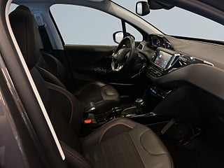 Peugeot 2008 1.2 PureTech 110 EAT GT P-Sens/MoK-Värm/Pano/SoV-Däck – bild 10