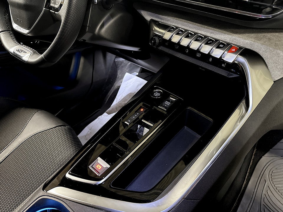 Bild på Peugeot 5008 GT 1.2 PT 130hk Aut - B-KAMERA, CARPLAY