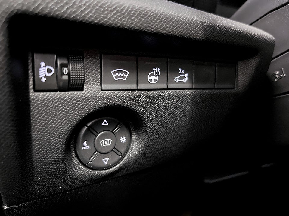 Bild på Citroen C4 X Shine 1.2 PT 130hk Aut B-KAMERA CARPLAY