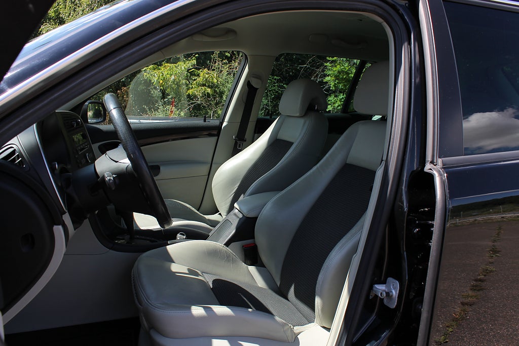 SAAB 9-3 SPORTCOMBI 1.8T ETHANOL 150 ch VECTOR BVA 4X2 - ATTELAGE - CUIR - 229000 km