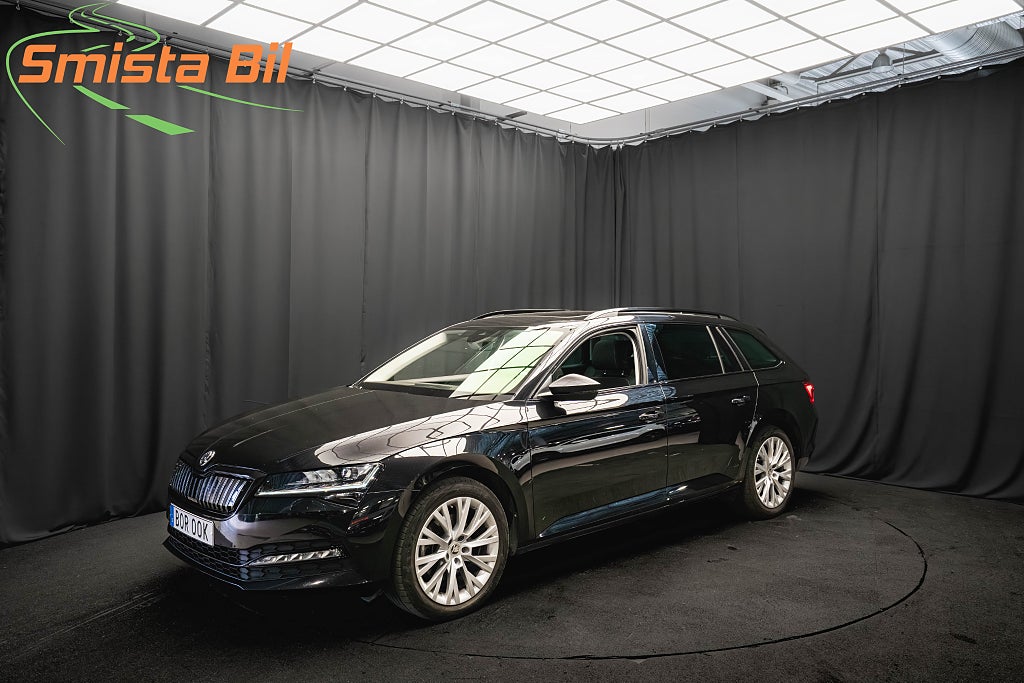 Skoda Superb iV Plug-in STYLE BLACK PANORAMA B-VÄRM DRAG KAMERA MOMS