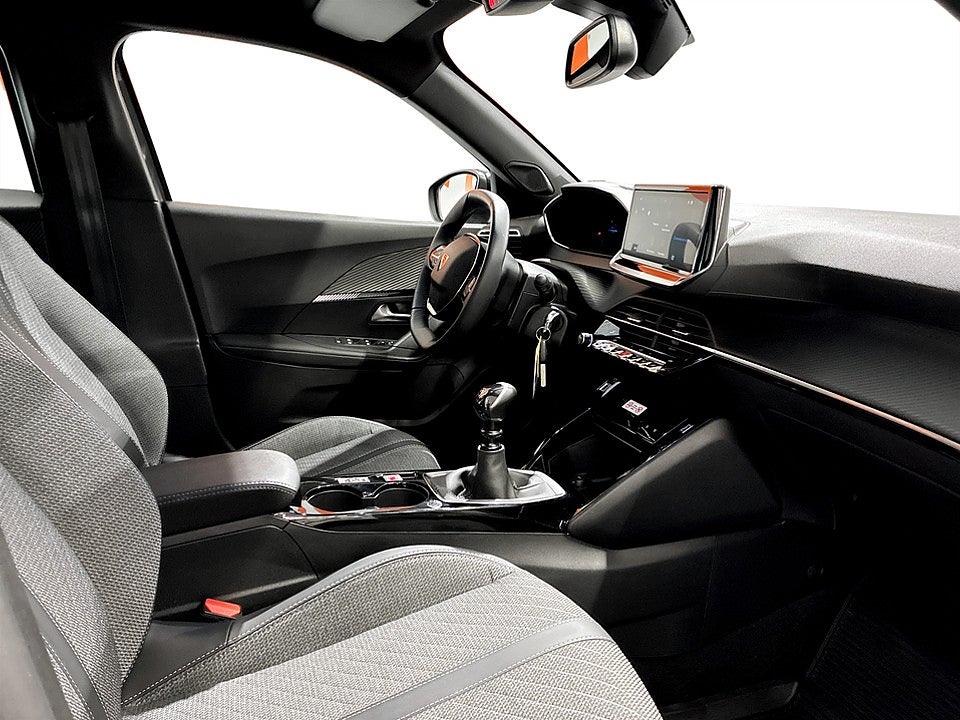 Bild på Peugeot 2008 Allure 1.2 PT 130hk CARPLAY P-SENSORER