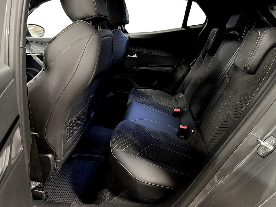 Bild på Peugeot 2008 GT 1.2 PT 130hk Aut B-KAMERA CARPLAY