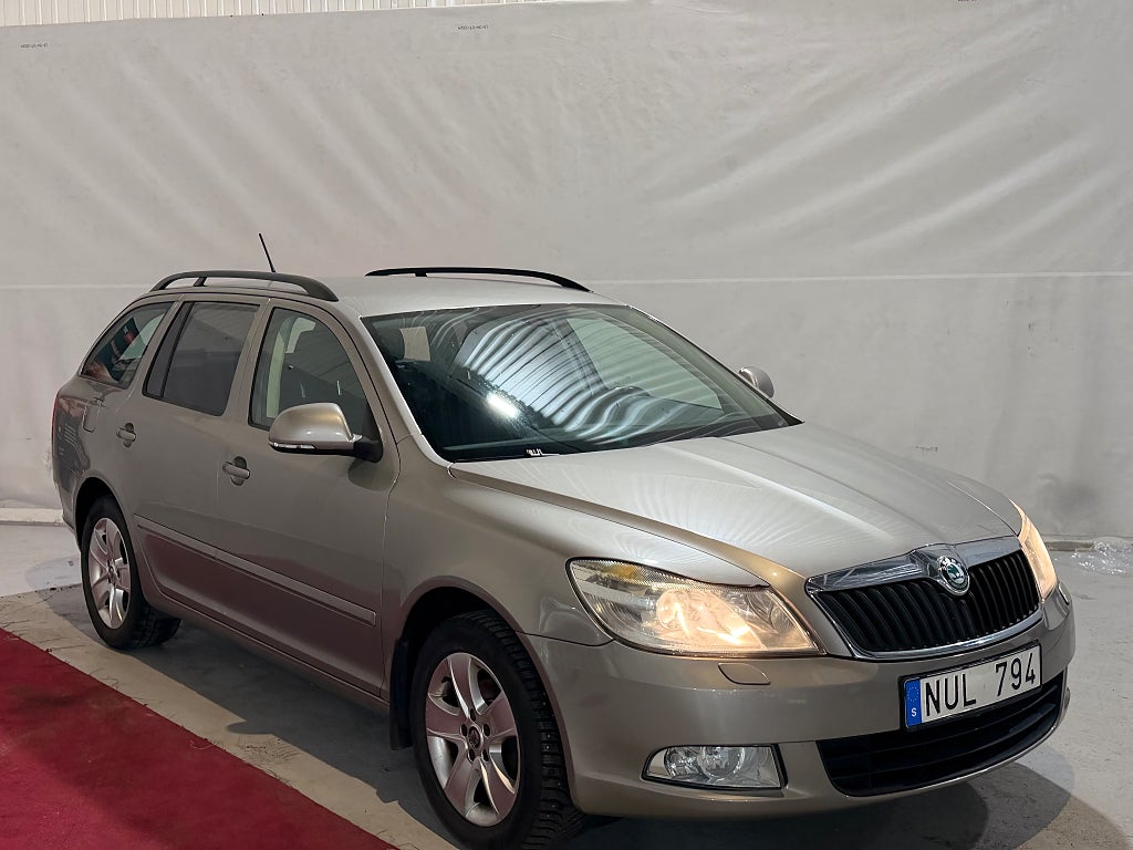 Skoda Octavia Kombi 1.6 TDI Elegance Euro 5