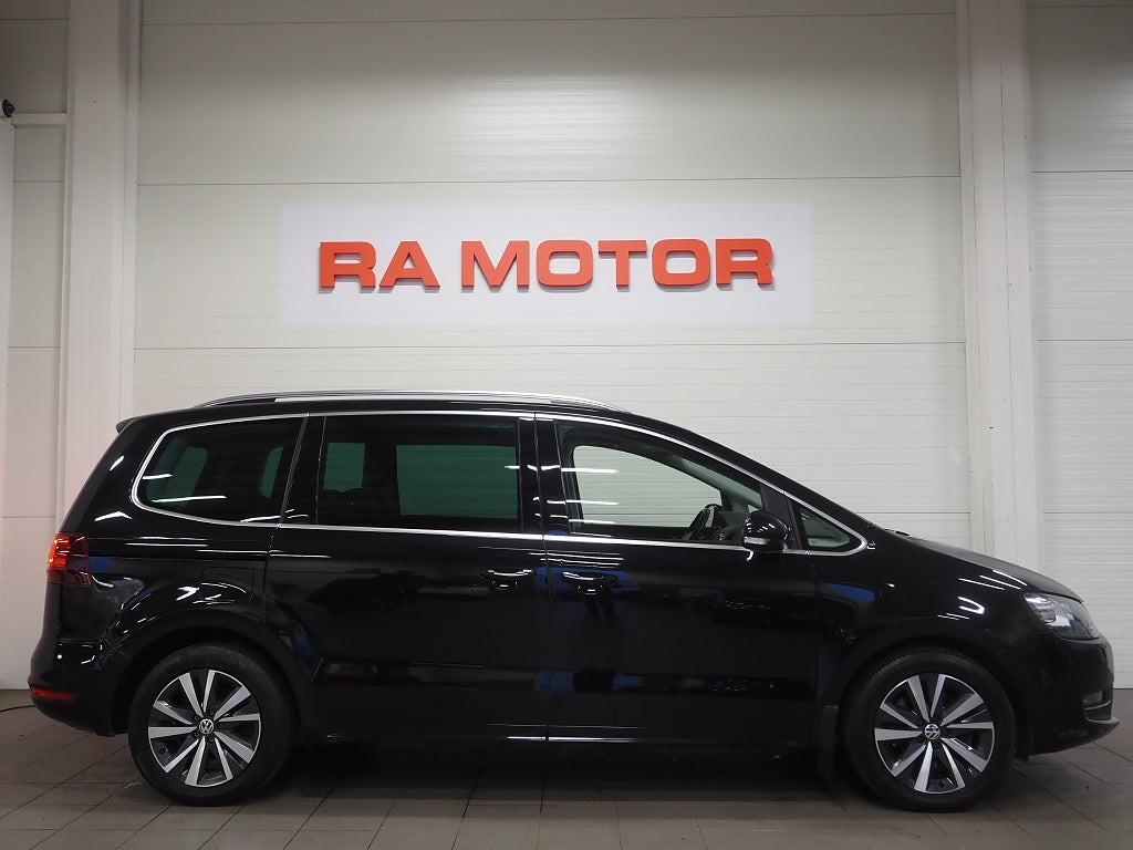 Volkswagen Sharan 7-sits 2.0 TDI 4Motion 177hk GT Premium Drag Kamera D-Vär 2019