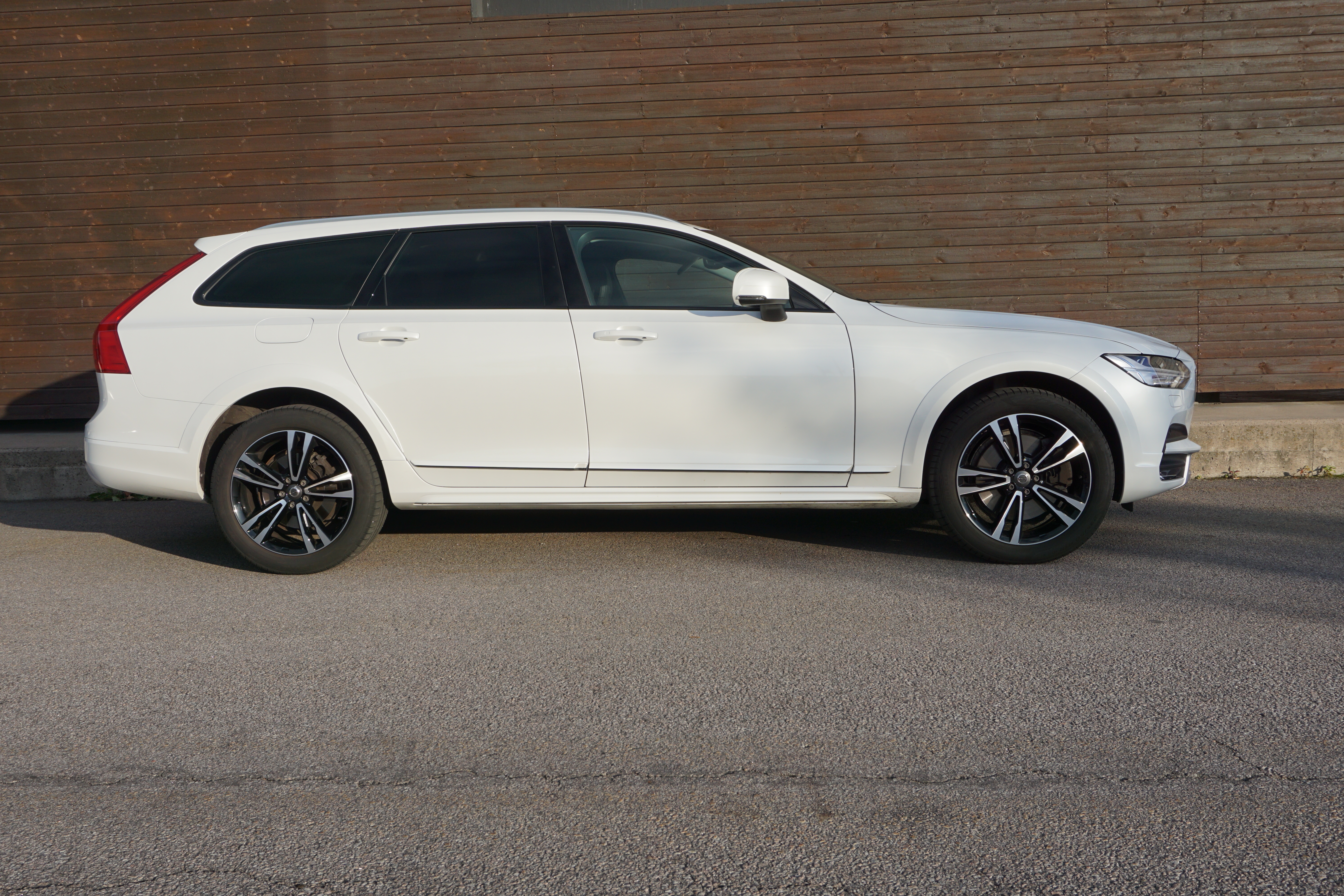 Volvo V90 Cross Country 2018, bild 2/44