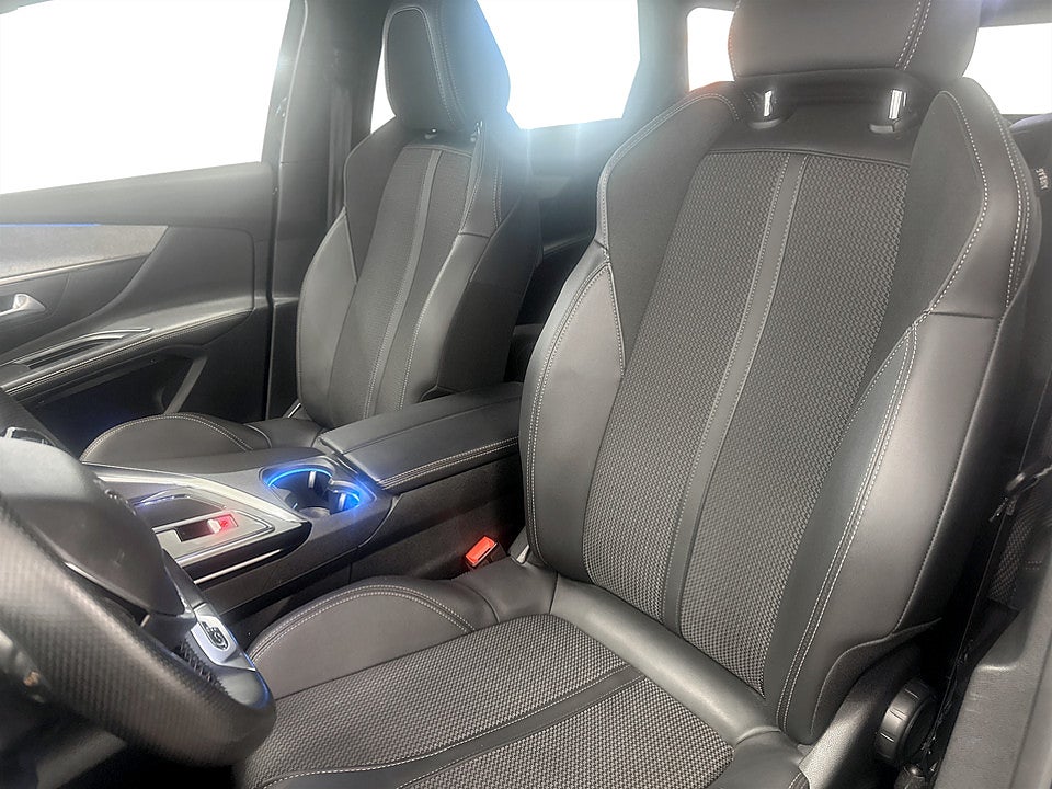 Bild på Peugeot 5008 GT 1.2 PT 130hk Aut 7-SITS B-KAMERA CARPLAY