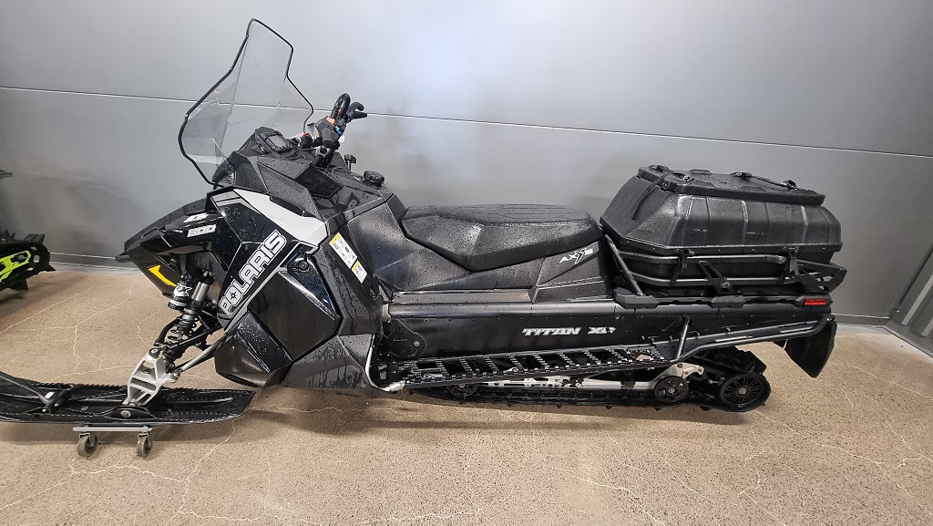 Polaris Titan 800 XC 155" (Gratis frakt) 