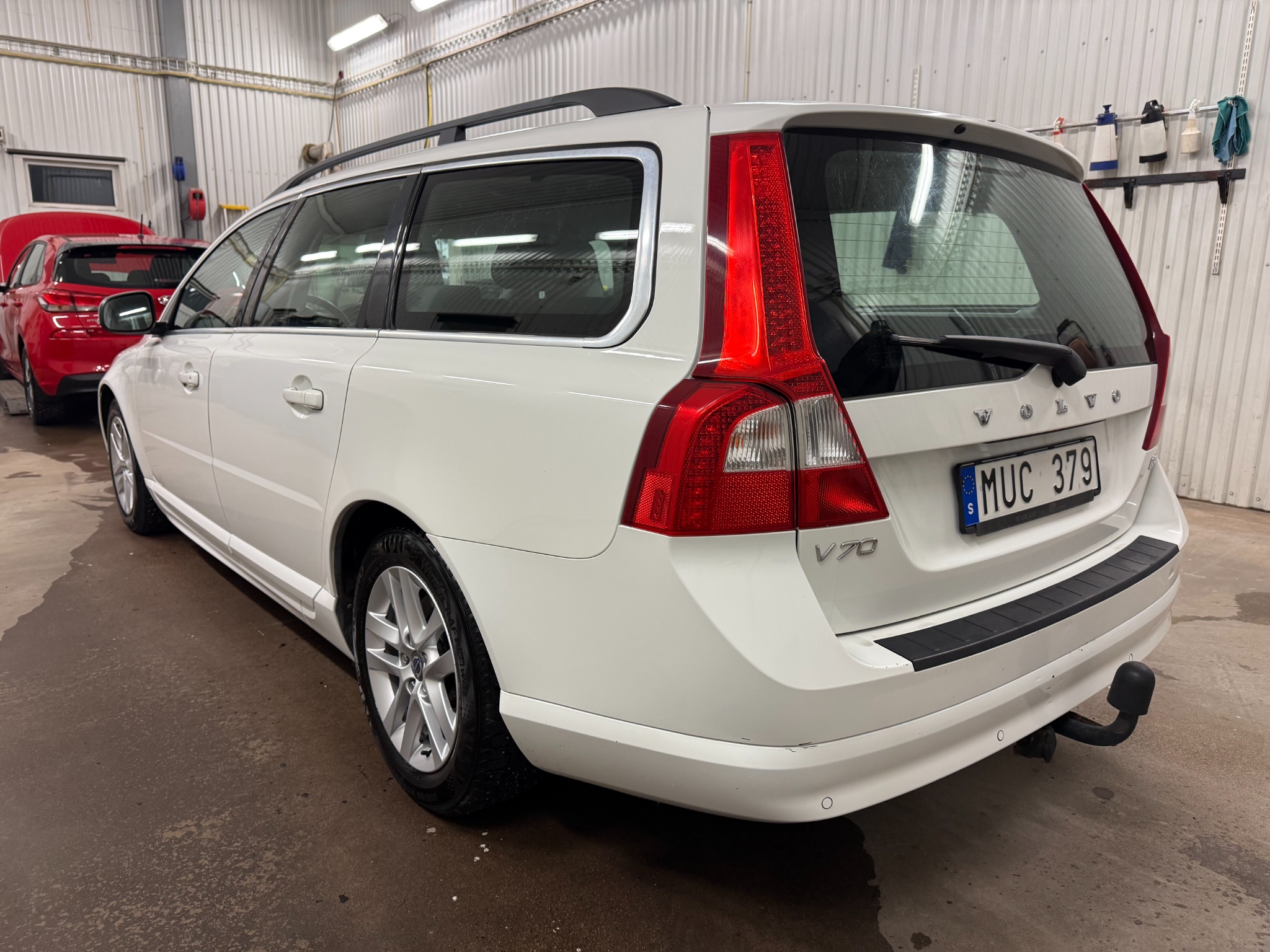 Volvo V70 D2 Momentum Dragkrok 2013, bild 2/40