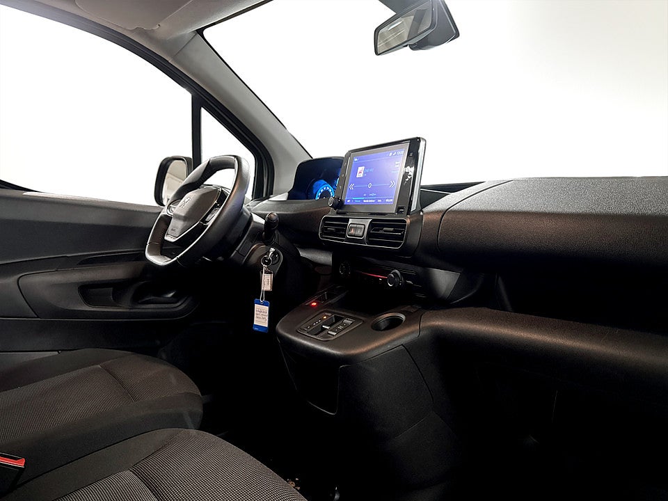 Bild på Peugeot e-Partner PRO+ 50kWh 136hk Aut L2 P-SENSORER NAVI