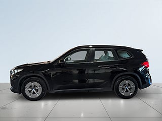 BMW iX1 i xDrive30 MOMS/SoV/Ad.Fhåll/Carplay/Rattvärme/Kamera – bild 4