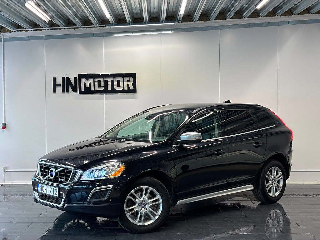 Volvo XC60 D5 AWD Geartronic R-Design |2Brukare|Värmare|Drag|NySer