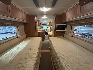 Husbil-halvintegrerad Kabe ROYAL 880 LT 28 av 33