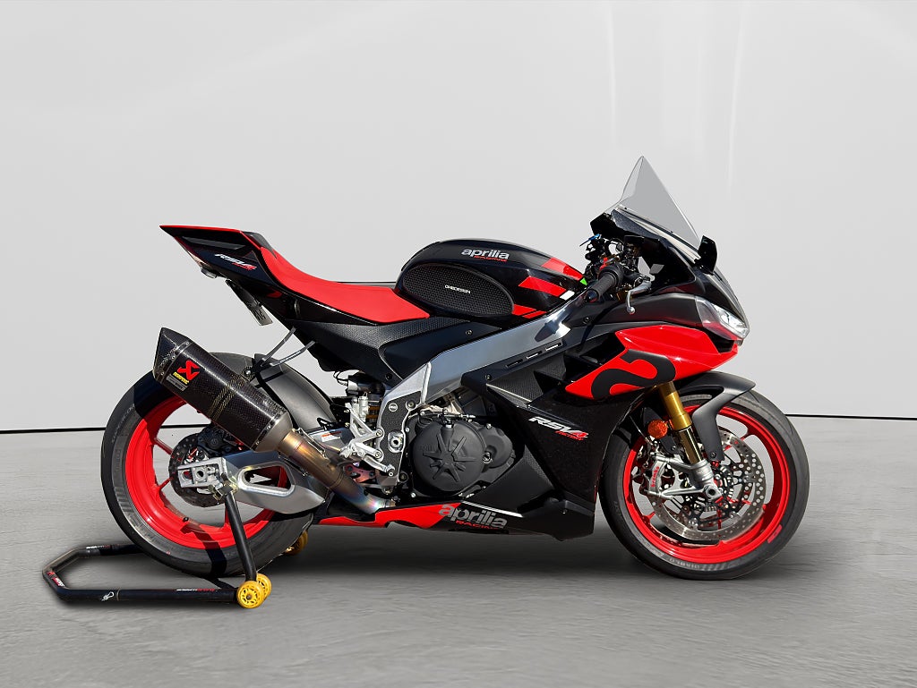 Aprilia RSV4 1100 1.1 217hk V4 Akrapovic, Öhlins fjädring