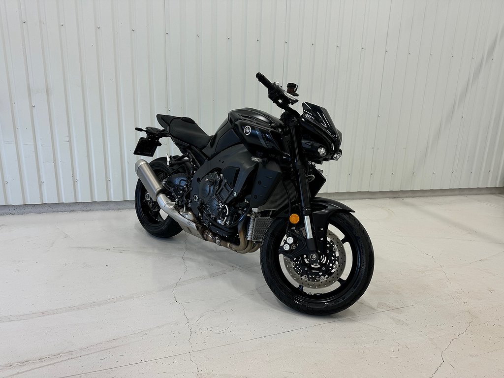 Yamaha MT-10 "Endast 74mil nyskick"