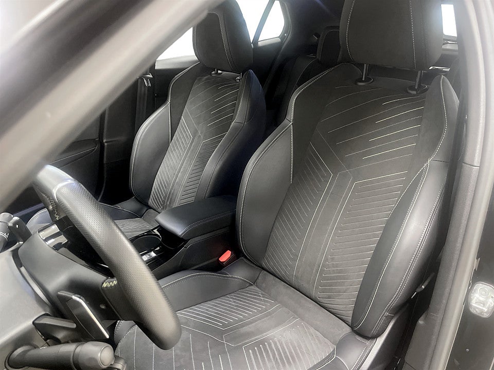 Bild på Peugeot 2008 GT 1.2 PT 130hk Aut B-KAMERA CARPLAY
