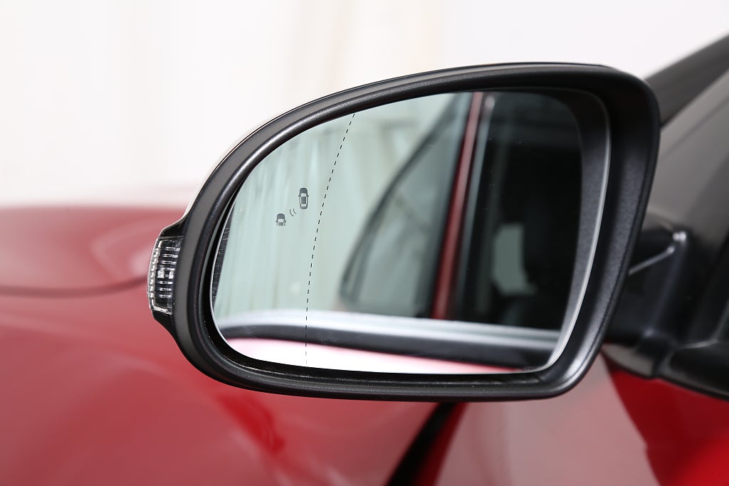 Hyundai Kona 64 kWh Essential 204hk Två-tons Lack Drag Nybilsgaranti 2022