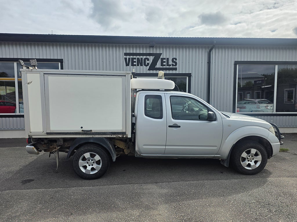 Nissan Navara King Cab 2.5 dCi 4x4 Dragkrok Skåp Ombesiktning