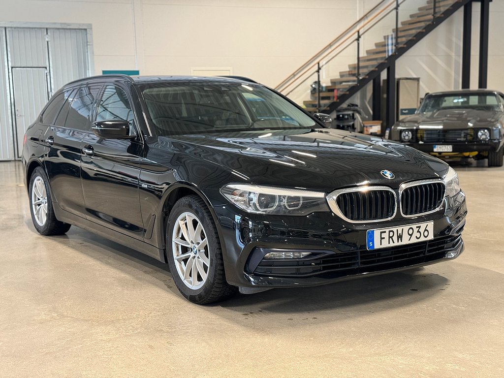 BMW 520 X-DRIVE AUT 4WD DRAG KAMERA D-VÄRME FULLSERVAD 