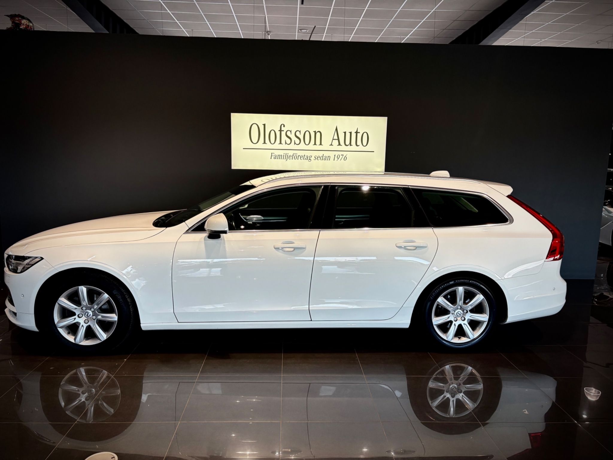 Volvo V90 D3 150hk Momentum VOC Värmare 2017, bild 2/64