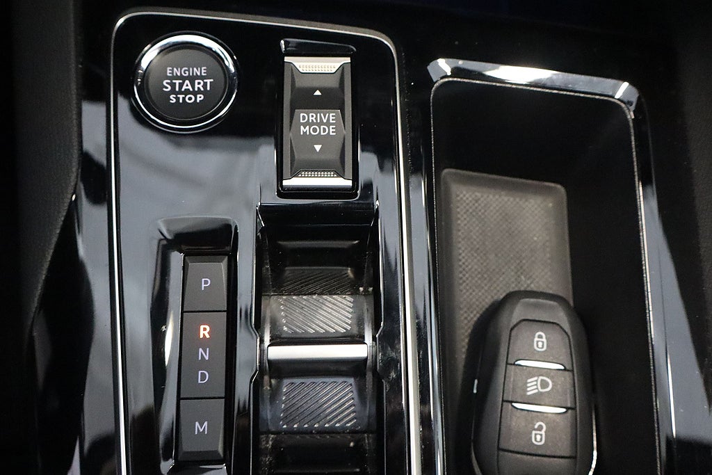 Bild på Peugeot 3008 GT 1.2 PT 130hk Aut - B-KAMERA, EN ÄGARE