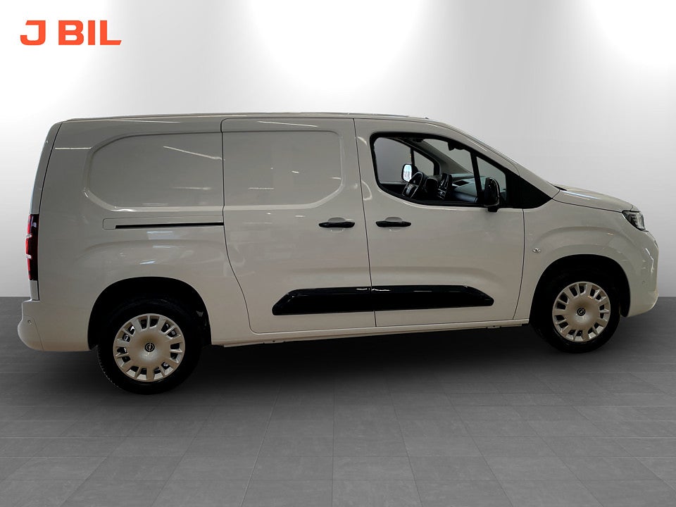 Bild på Opel Combo ELITE 130hk AT8 L2 - EDITION! Värmare & Dragkrok