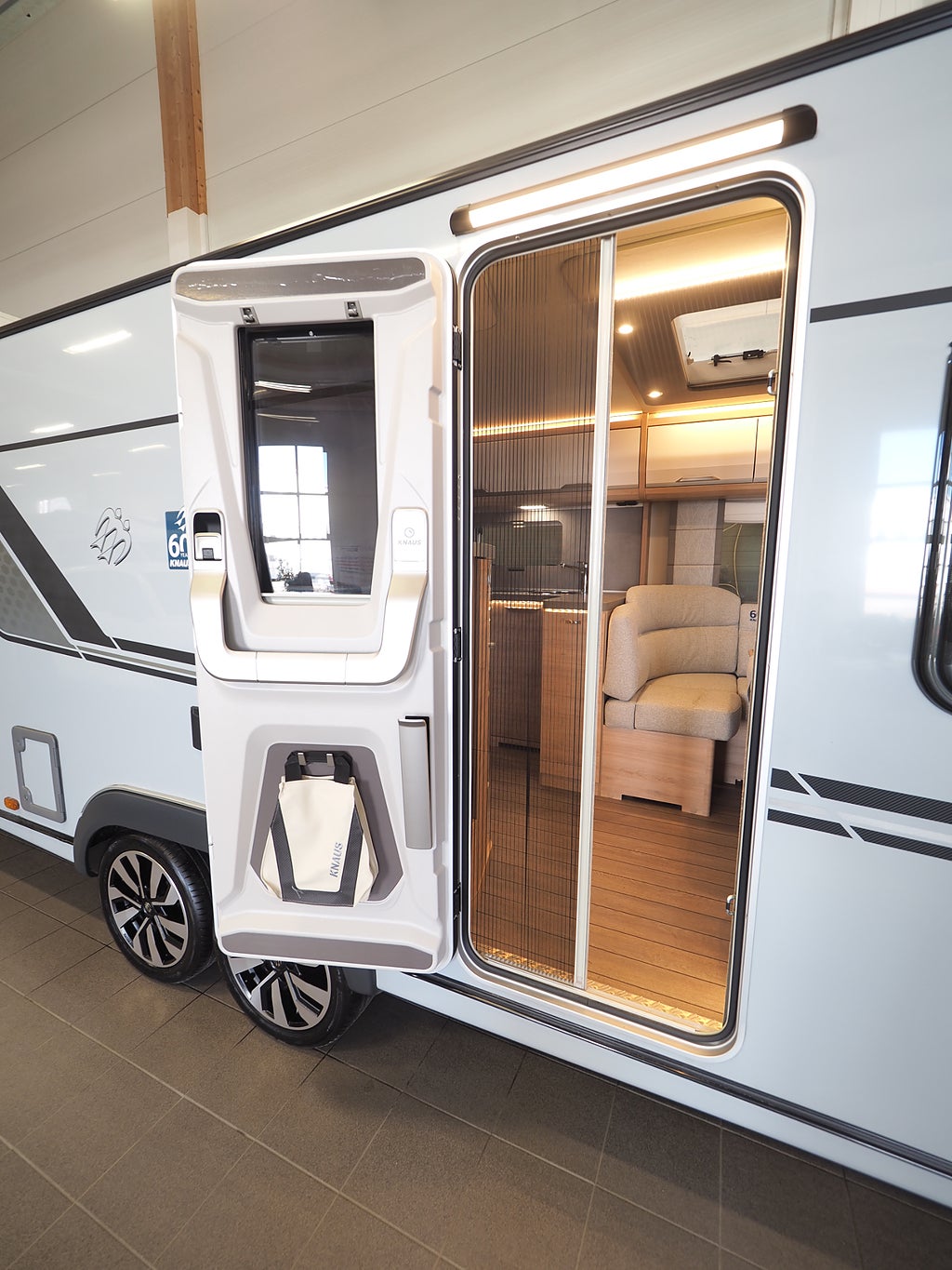 Knaus Südwind 650 UX 60 Year Mässerbjudande 2559:-/mån I ALDE I Queenb