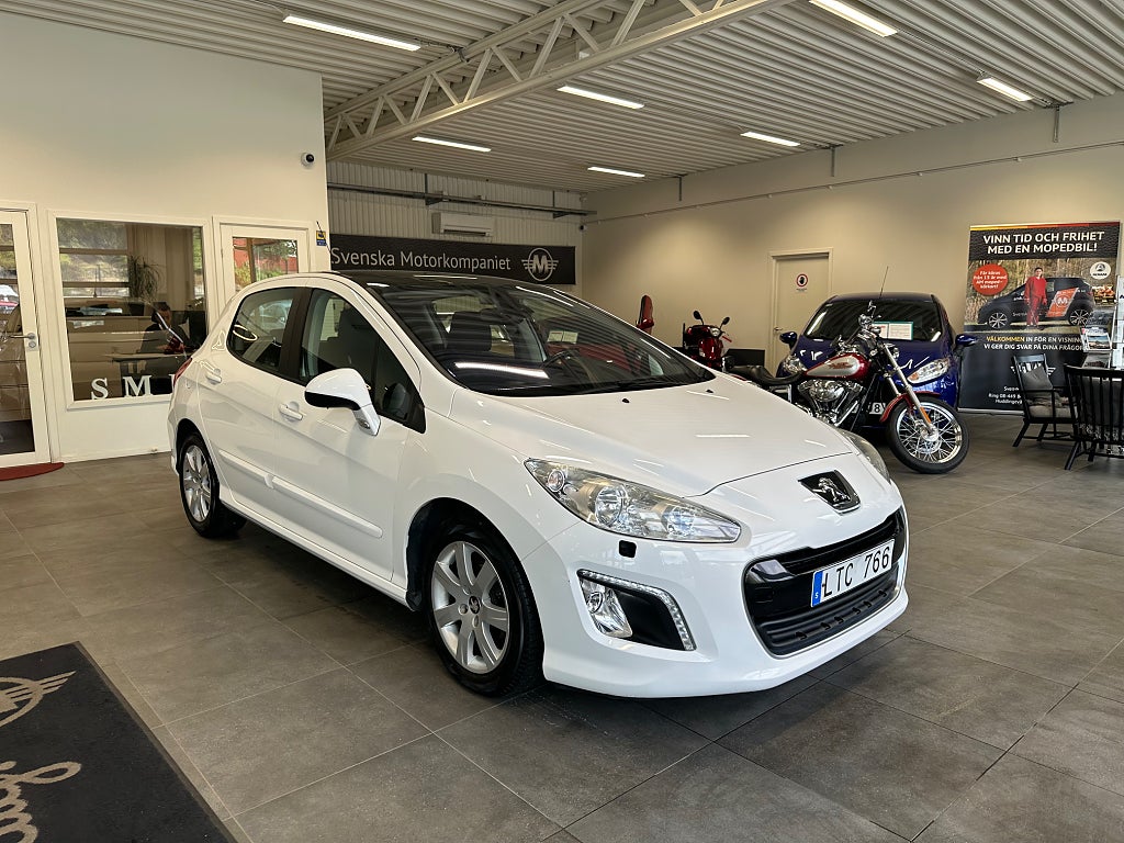 Peugeot 308 5-dörrar 1.6 e-HDi FAP Farthållare Panorama Ny besiktad