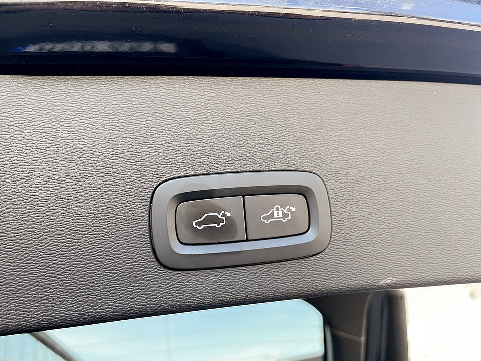 Bild på Volvo C40 Recharge Plus edition 231hk Aut GLASTAK B-KAMERA