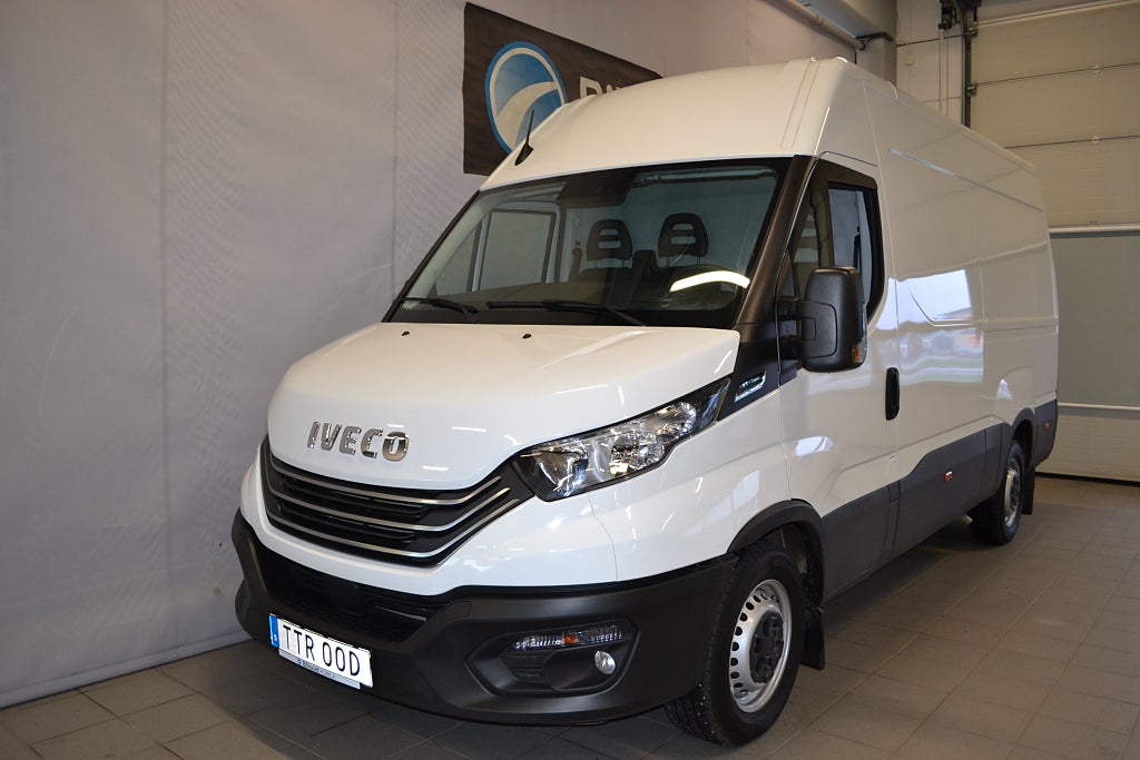 Iveco Daily 35-140 Skåpbil 2.3 JTD Hi-Matic Värmare 136Hk