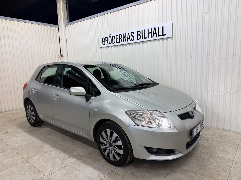 Toyota Auris 1.6 Dual VVT-i/ Motorvärmare/ Nybesiktad/ Nyservad